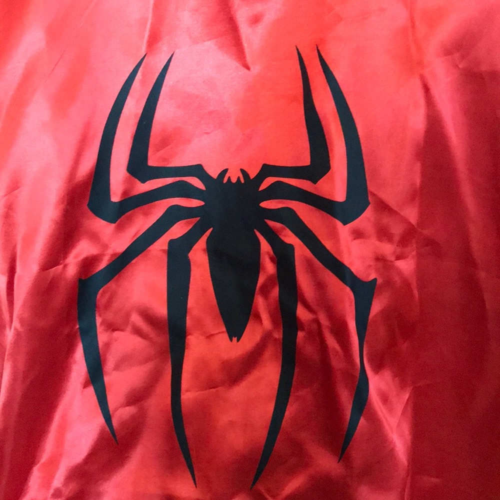 Spider-Man Cape - Picture 2 of 5